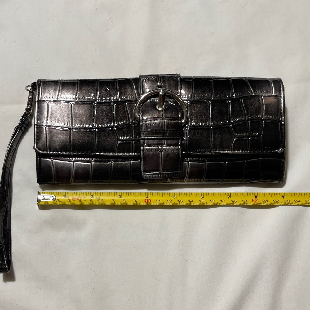 Elegant Black Crocodile-Embossed Clutch